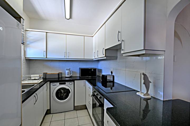 Bermuda 405 Kitchen